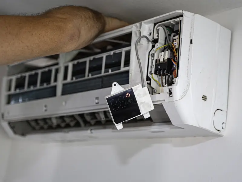 Contrôle de la carte électronique d'un climatiseur à Mougins