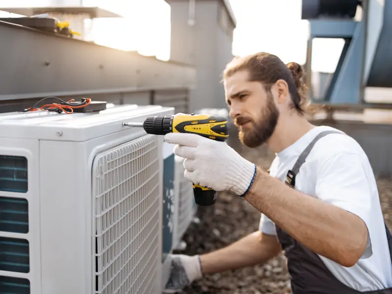 Fixation d'un groupe extérieur de climatisation à Mougins